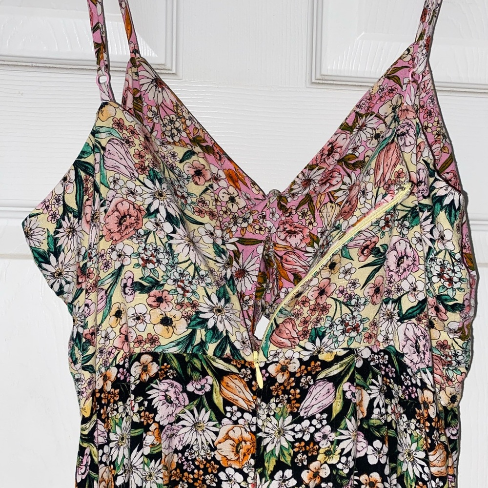 Wild Fable Medium Colorful Flowers pattern Shorts Romper - Picture 6 of 6
